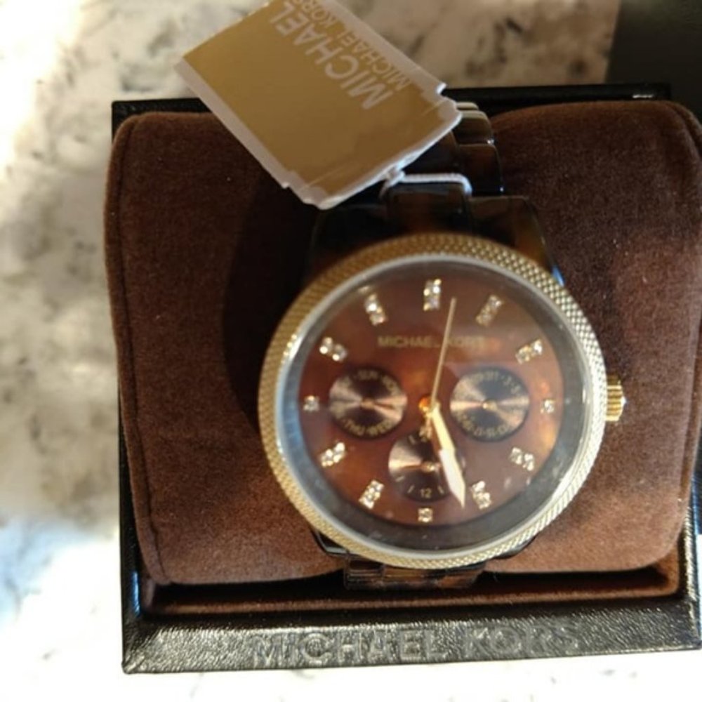 NEW WITH TAGS Michael Kors women's watch - Picture 3 of 4